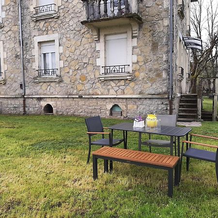Grand Appartement Avec Jardin Bretenoux Экстерьер фото