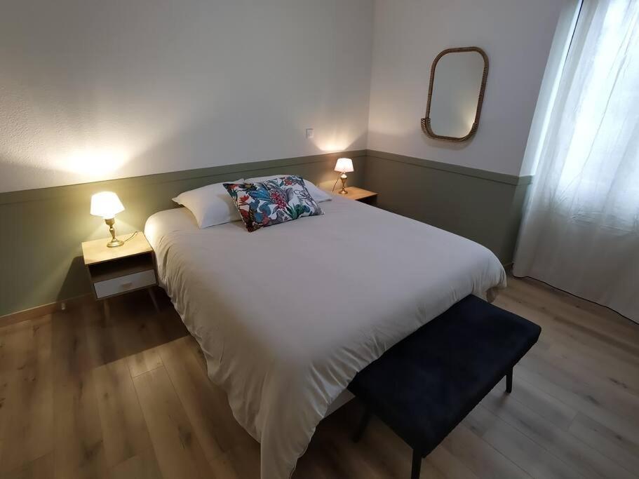 Grand Appartement Avec Jardin Bretenoux Экстерьер фото